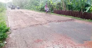বছরের পর বছর সংস্কার, দুর্ভোগ পিছু ছাড়ছে না চলাচলকারীদের